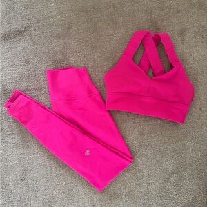 Alo yoga Neon Pink Sports Bra and Leggings Set